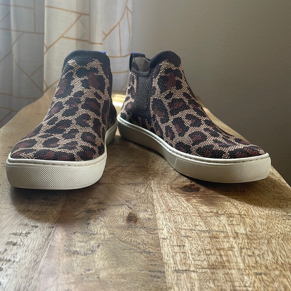 Rothy’s Chelsea boot in leopard print 🐆